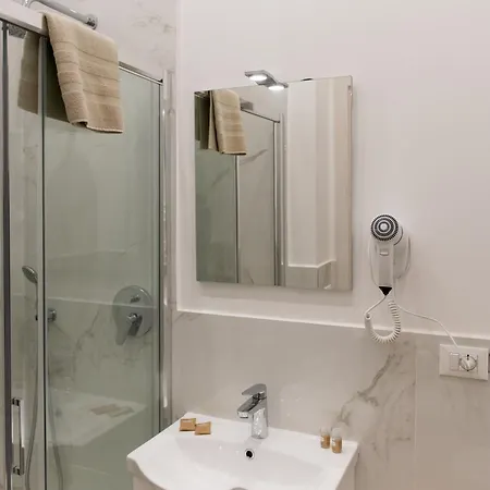 Posterla22 Ensuite Rooms-2